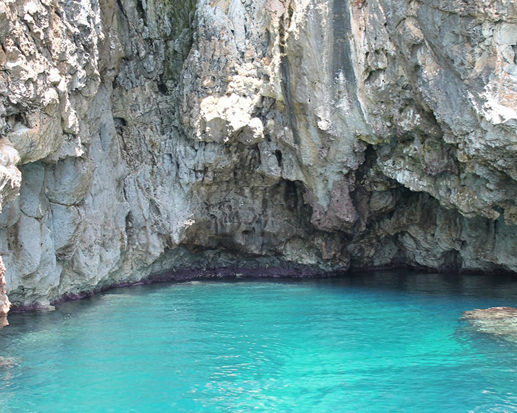 Grotta delle Tre Porte - Armatori Salentini