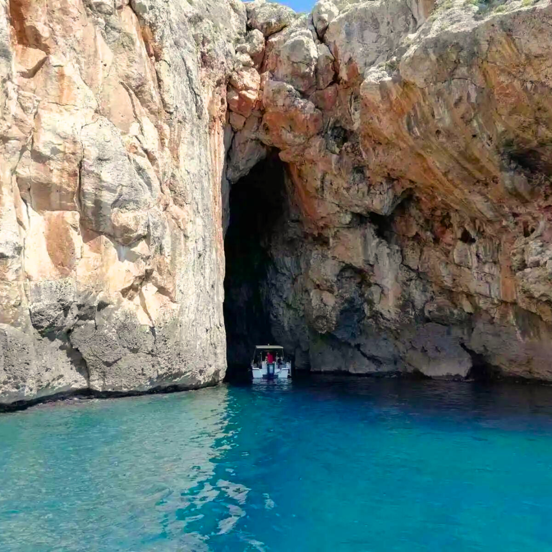 Grotta dei gabbiani Leuca